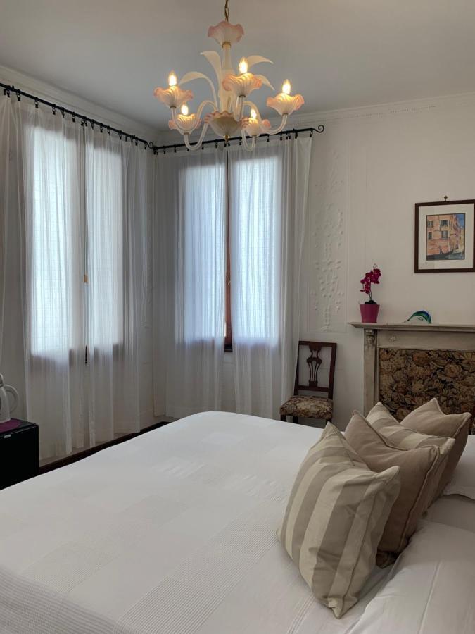 B&B Al Teatro With Canal View 威尼斯 外观 照片